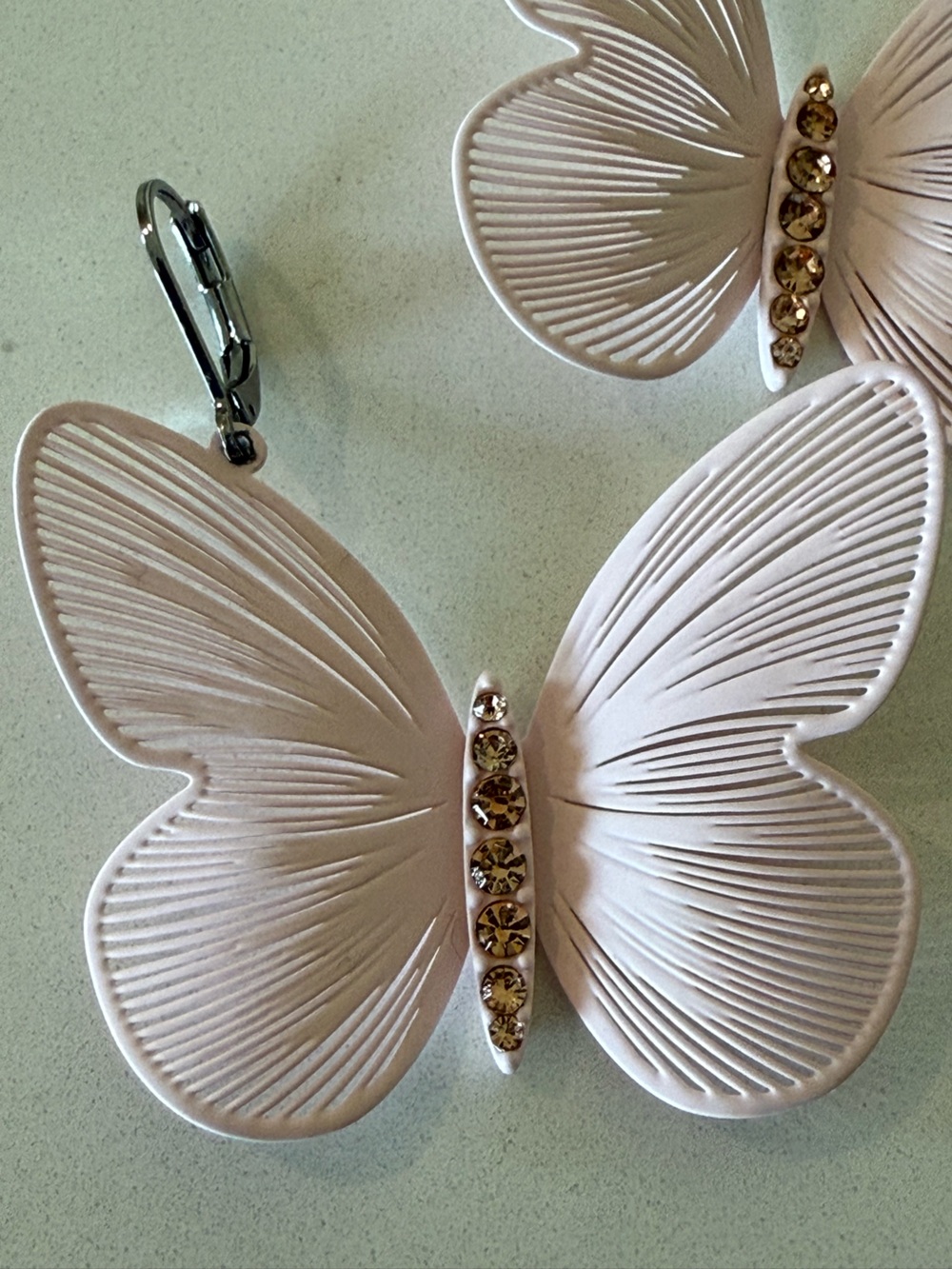 Butterfly Earring Soft Pink - Picture 9 of 9
